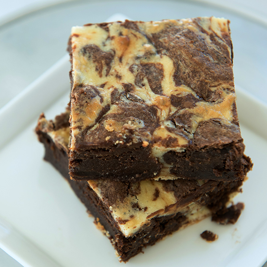 Legumes Homemade Dark Chocolate & Cream Cheese Brownie - Bánh Brownie Sôcôla Đen & Kem Phô Mai Tự Làm Legumes